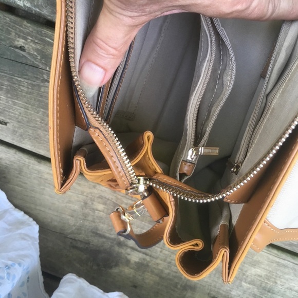 Rowallan Peach Yellow Tan 3 Section Lthr Shldr Bag - Picture 8 of 8